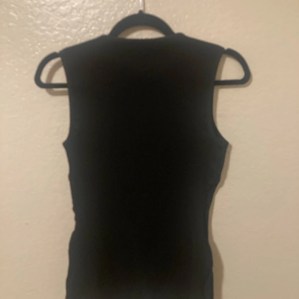 Elegant Black Ribbed Tank Top with cut out design - Picture 2 of 4